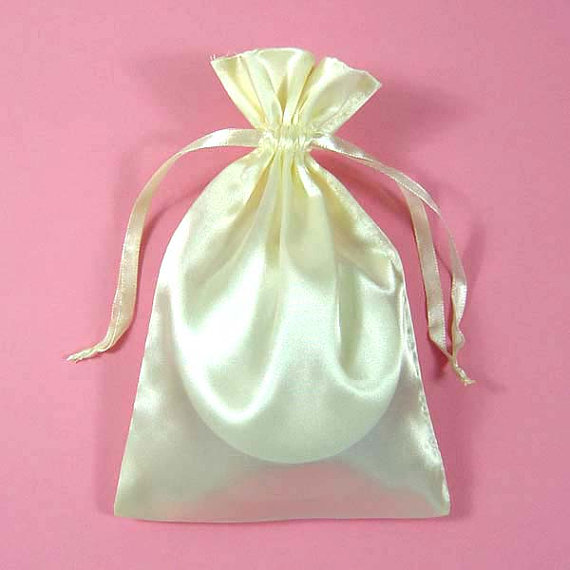 Small Satin Gift Bag Our factory is mainly manufacture the drawstring packaging bags , such as muslin cotton pouch, jute pouch, velvet pouch ,satin pouch etc. Any size and logo could be customized